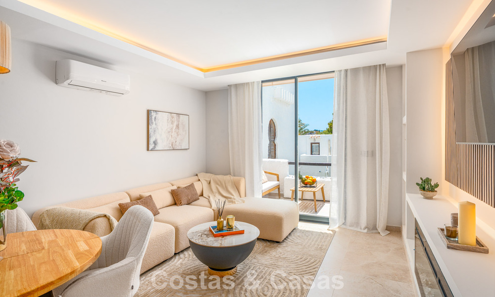 Instapklaar duplex penthouse te koop in een gated complex in Rio Verde - Nueva Andalucia, Marbella 782220