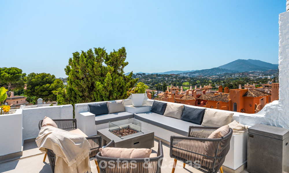 Instapklaar duplex penthouse te koop in een gated complex in Rio Verde - Nueva Andalucia, Marbella 782228
