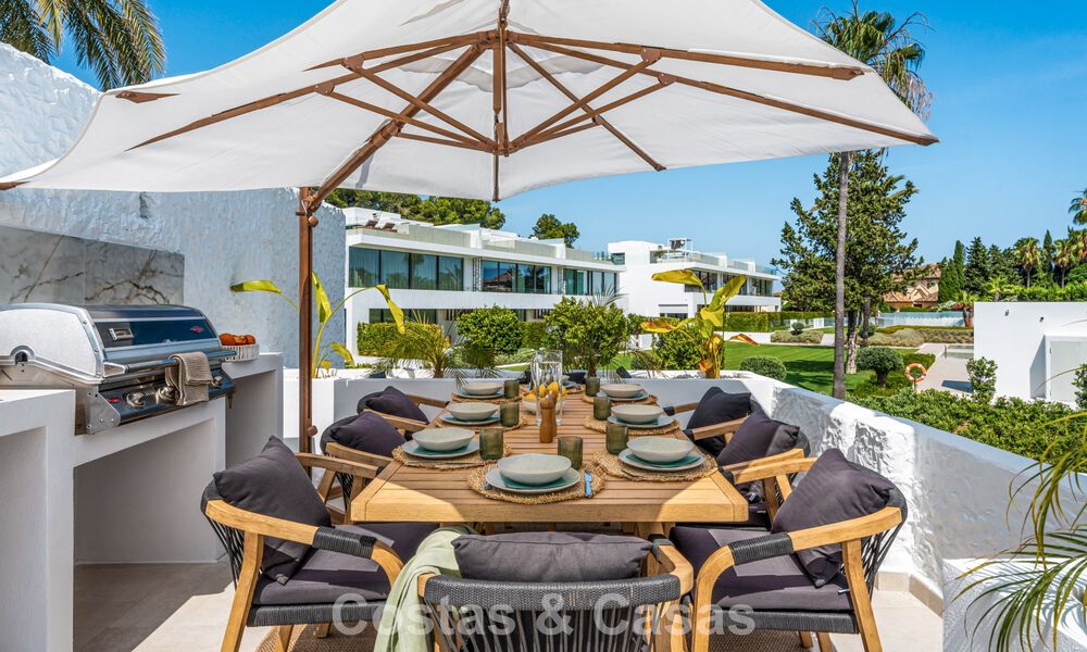 Instapklaar duplex penthouse te koop in een gated complex in Rio Verde - Nueva Andalucia, Marbella 782229