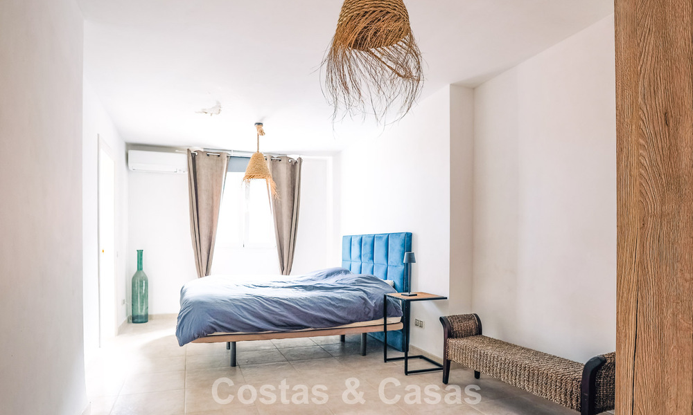 Instapklare, mediterrane familievilla te koop in een gated golfresort op de New Golden Mile tussen Marbella en Estepona 782148