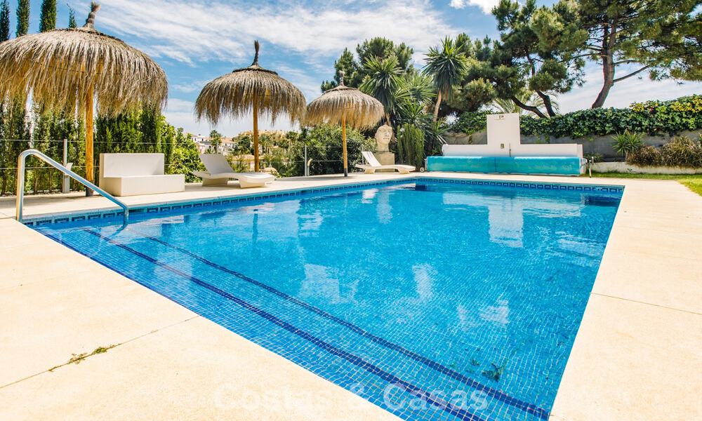 Instapklare, mediterrane familievilla te koop in een gated golfresort op de New Golden Mile tussen Marbella en Estepona 782168