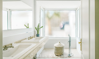Instapklare, mediterrane familievilla te koop in een gated golfresort op de New Golden Mile tussen Marbella en Estepona 782170 