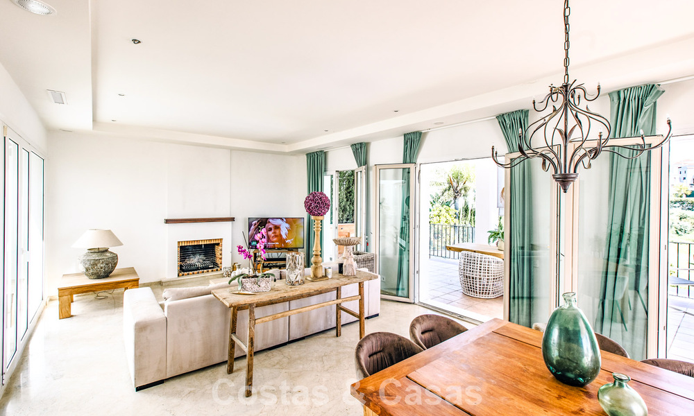 Instapklare, mediterrane familievilla te koop in een gated golfresort op de New Golden Mile tussen Marbella en Estepona 782178