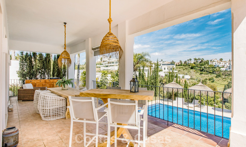 Instapklare, mediterrane familievilla te koop in een gated golfresort op de New Golden Mile tussen Marbella en Estepona 782182