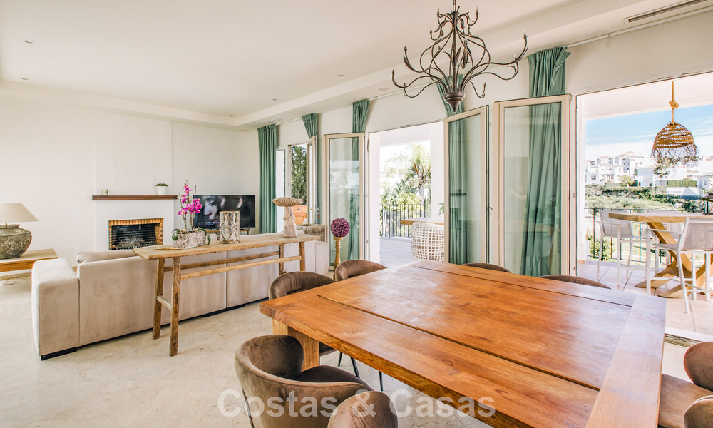 Instapklare, mediterrane familievilla te koop in een gated golfresort op de New Golden Mile tussen Marbella en Estepona 782183
