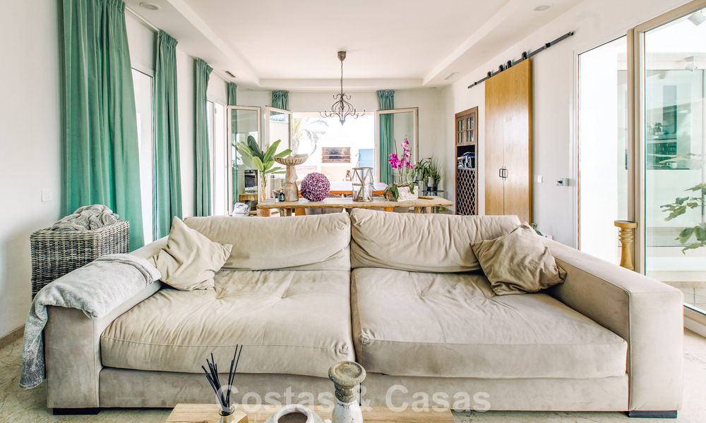 Instapklare, mediterrane familievilla te koop in een gated golfresort op de New Golden Mile tussen Marbella en Estepona 782185