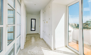 Instapklare, mediterrane familievilla te koop in een gated golfresort op de New Golden Mile tussen Marbella en Estepona 782187 