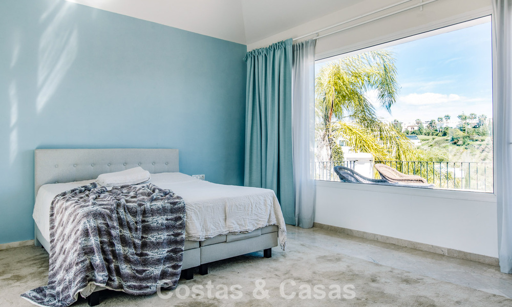 Instapklare, mediterrane familievilla te koop in een gated golfresort op de New Golden Mile tussen Marbella en Estepona 782188