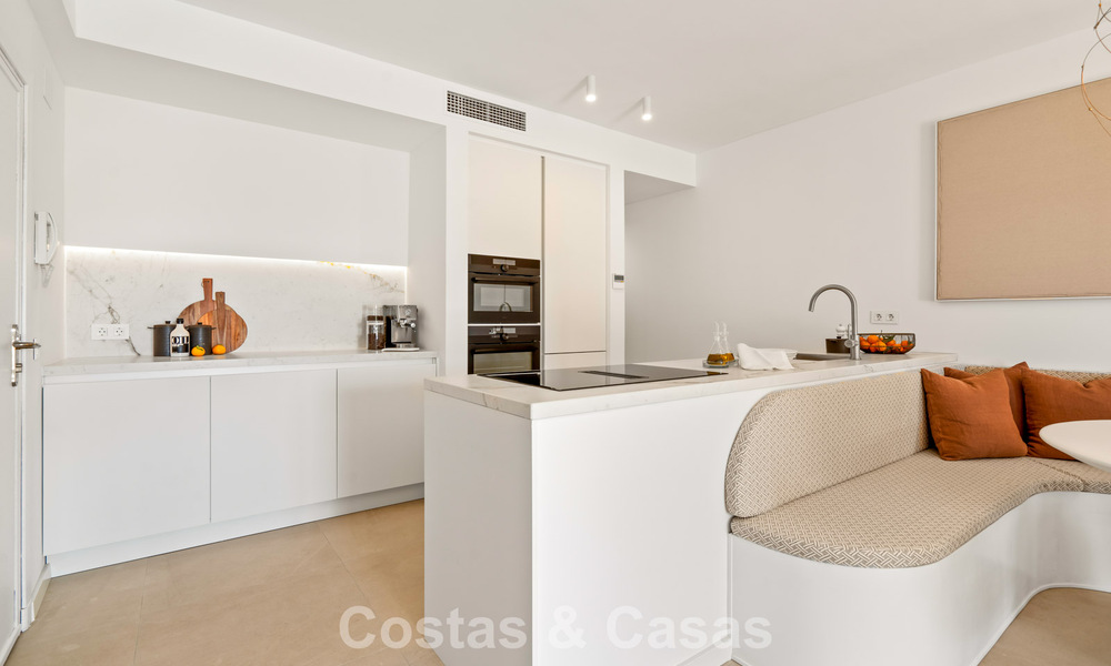 Instapklaar, modern gerenoveerd 3-slaapkamer appartement in een eerstelijns golfcomplex in Nueva Andalucia, Marbella 782268