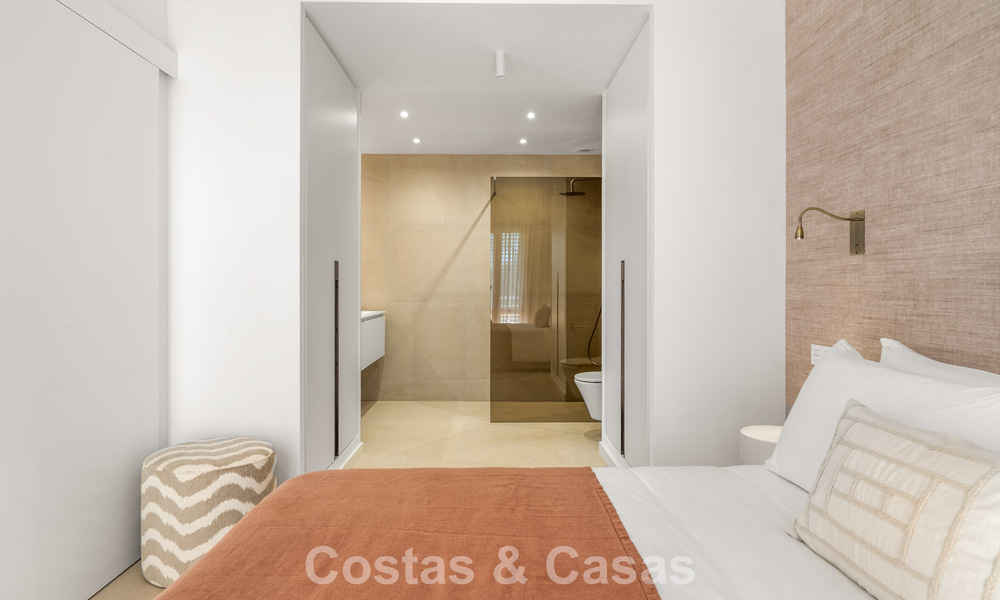 Instapklaar, modern gerenoveerd 3-slaapkamer appartement in een eerstelijns golfcomplex in Nueva Andalucia, Marbella 782270
