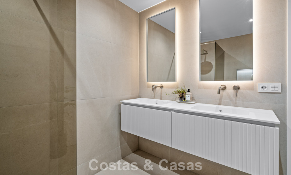 Instapklaar, modern gerenoveerd 3-slaapkamer appartement in een eerstelijns golfcomplex in Nueva Andalucia, Marbella 782276