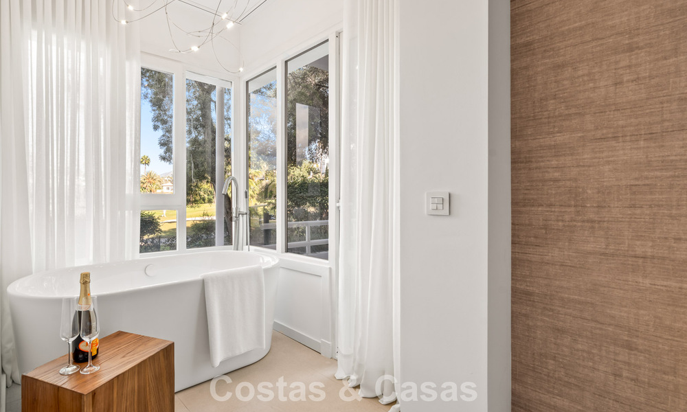 Instapklaar, modern gerenoveerd 3-slaapkamer appartement in een eerstelijns golfcomplex in Nueva Andalucia, Marbella 782278