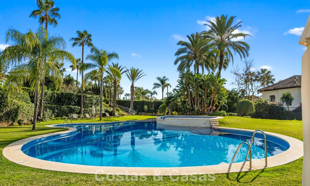 Instapklaar, modern gerenoveerd 3-slaapkamer appartement in een eerstelijns golfcomplex in Nueva Andalucia, Marbella 782282