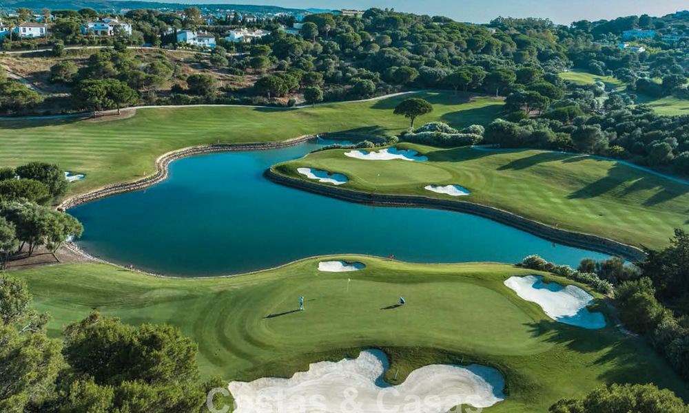 Nieuwe high-end luxevilla met golf- en zeezicht te koop in La Reserva Club in Sotogrande, Costa del Sol 782021