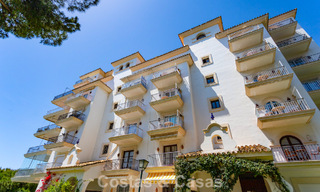 Duplex penthouse met zeezicht te koop in een gated, eerstelijns strandcomplex in Puerto Banus, Marbella 782239 