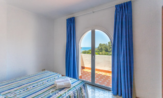 Duplex penthouse met zeezicht te koop in een gated, eerstelijns strandcomplex in Puerto Banus, Marbella 782253 