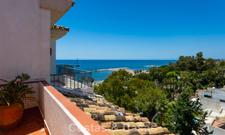 Duplex penthouse met zeezicht te koop in een gated, eerstelijns strandcomplex in Puerto Banus, Marbella 782262 