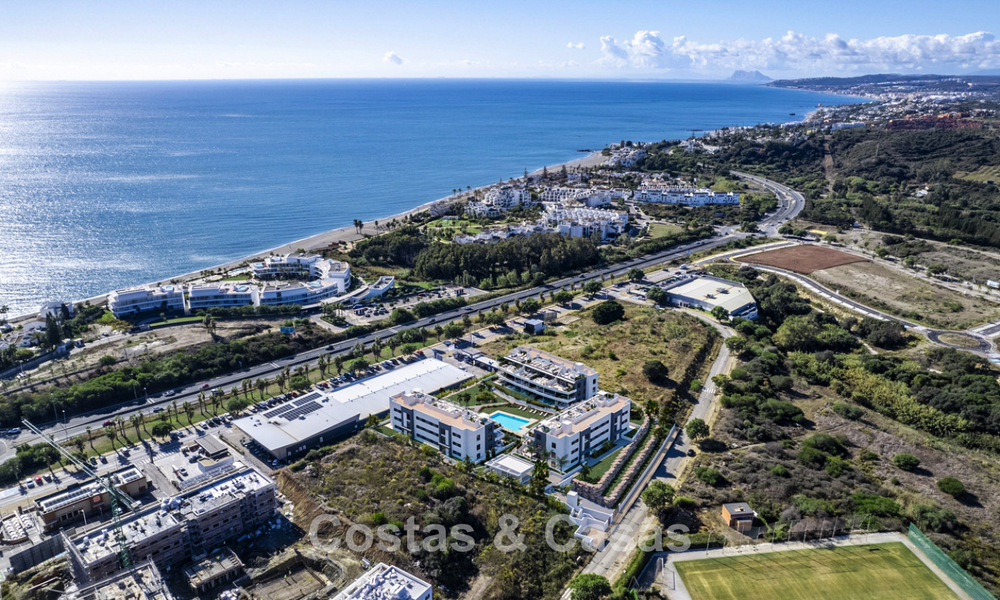 Nieuwe, hedendaagse appartementen met prachtig zeezicht te koop nabij Estepona centrum 783348