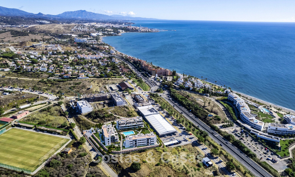 Nieuwe, hedendaagse appartementen met prachtig zeezicht te koop nabij Estepona centrum 783349