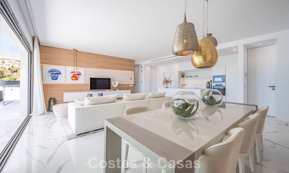 Geavanceerd appartement met zeezicht te koop in een gated boutique complex in de heuvels van Marbella - Benahavis 783454