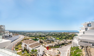 Geavanceerd appartement met zeezicht te koop in een gated boutique complex in de heuvels van Marbella - Benahavis 783457 