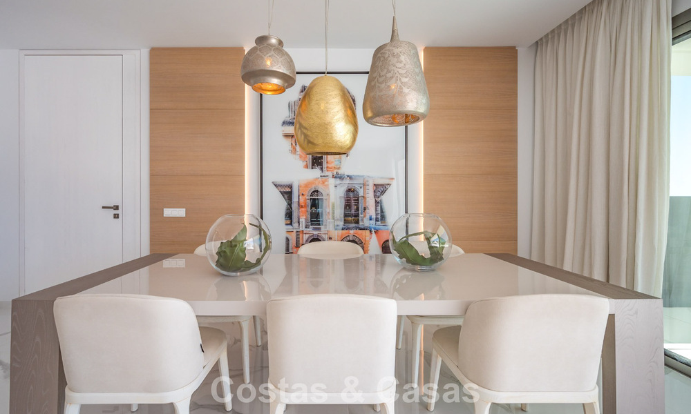 Geavanceerd appartement met zeezicht te koop in een gated boutique complex in de heuvels van Marbella - Benahavis 783460