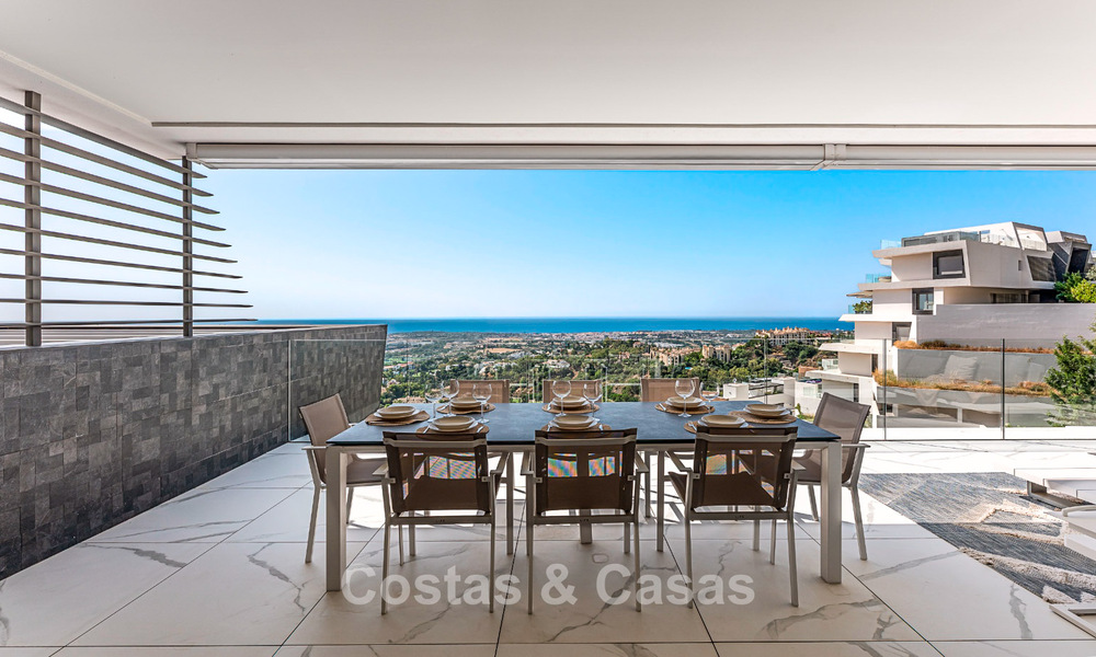 Geavanceerd appartement met zeezicht te koop in een gated boutique complex in de heuvels van Marbella - Benahavis 783462