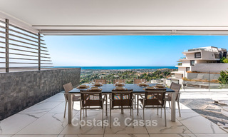 Geavanceerd appartement met zeezicht te koop in een gated boutique complex in de heuvels van Marbella - Benahavis 783462 