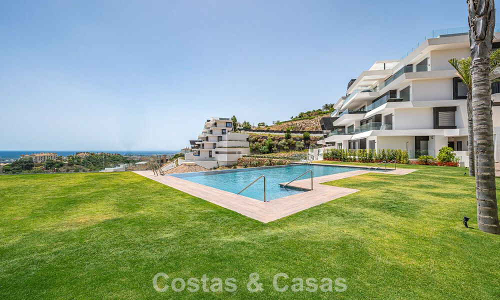 Geavanceerd appartement met zeezicht te koop in een gated boutique complex in de heuvels van Marbella - Benahavis 783470