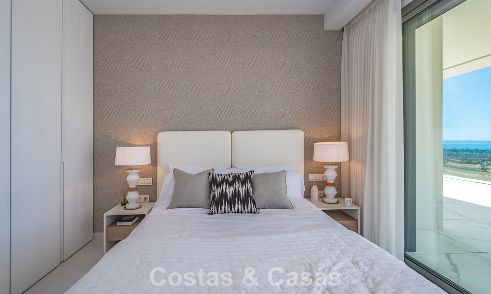 Geavanceerd appartement met zeezicht te koop in een gated boutique complex in de heuvels van Marbella - Benahavis 783477