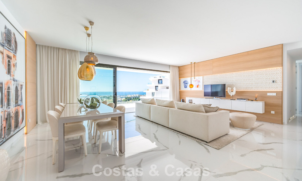 Geavanceerd appartement met zeezicht te koop in een gated boutique complex in de heuvels van Marbella - Benahavis 783487