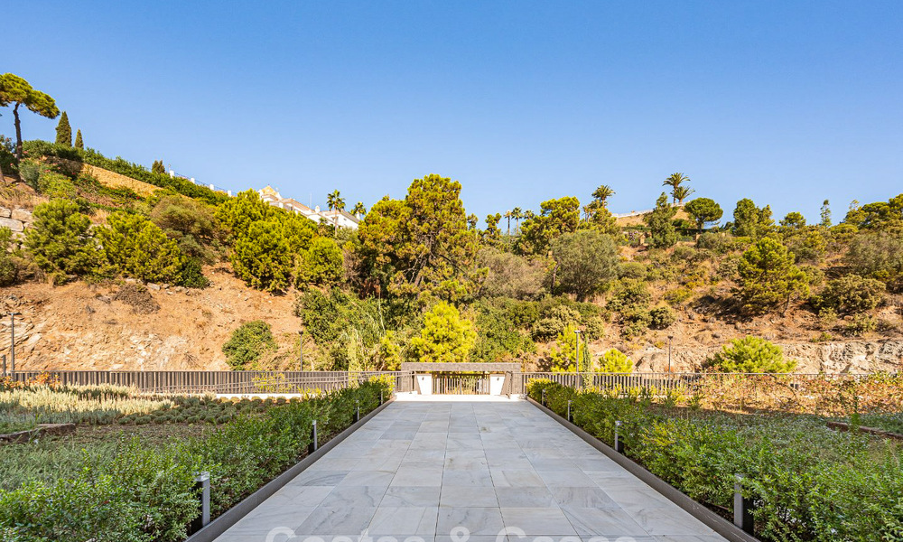 Geavanceerd appartement met zeezicht te koop in een gated boutique complex in de heuvels van Marbella - Benahavis 783494
