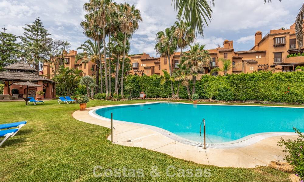 Zeer ruim duplex penthouse met eigen zwembad te koop, beachside nabij Guadalmina Baja, Marbella - Estepona 783529