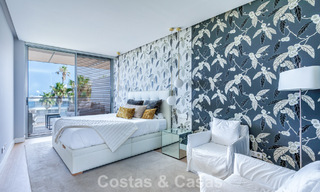 Modern 4-slaapkamer appartement te koop aan het strand met zeezicht in Estepona, Costa del Sol 782685 