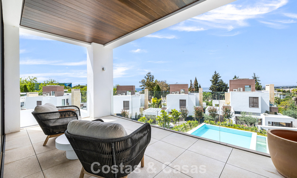 Eigentijdse villa te koop op loopafstand van het strand en voorzieningen in Marbella stad 783524