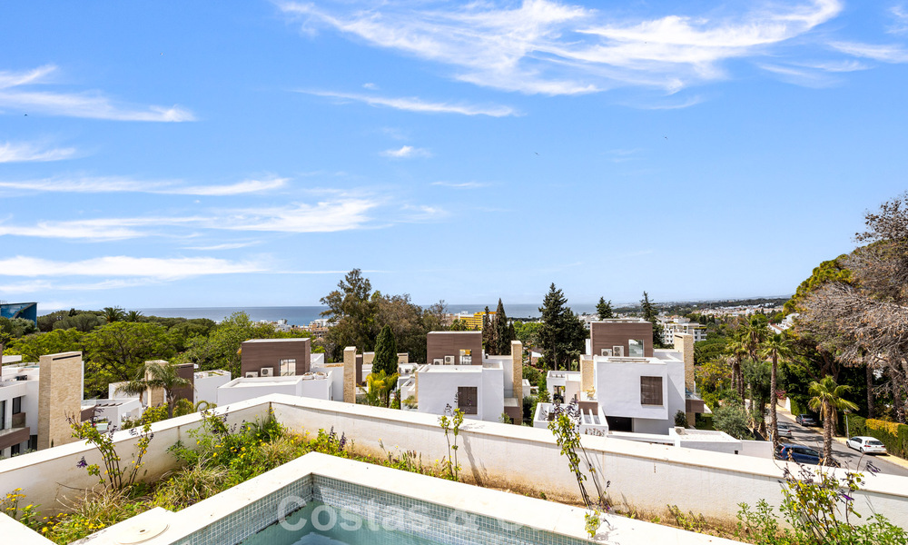 Eigentijdse villa te koop op loopafstand van het strand en voorzieningen in Marbella stad 783526