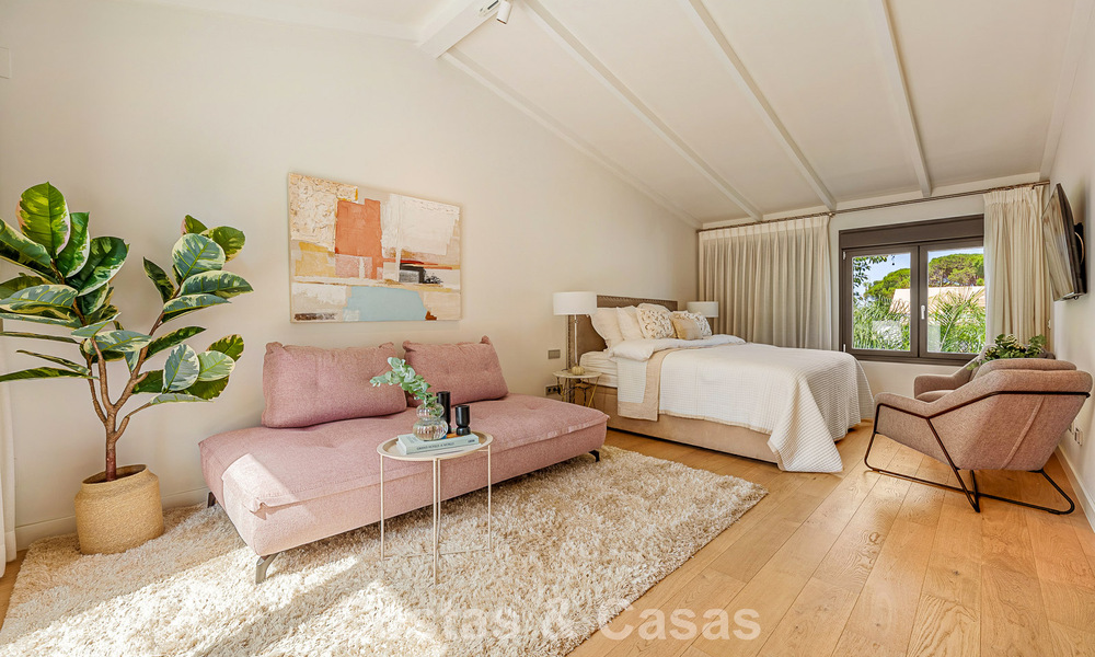 Luxueus gerenoveerd herenhuis in mediterrane bouwstijl te koop aan het strand op Marbella’s Golden Mile 782804