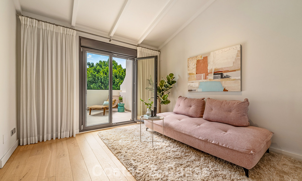 Luxueus gerenoveerd herenhuis in mediterrane bouwstijl te koop aan het strand op Marbella’s Golden Mile 782805