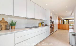 Luxueus gerenoveerd herenhuis in mediterrane bouwstijl te koop aan het strand op Marbella’s Golden Mile 782813 