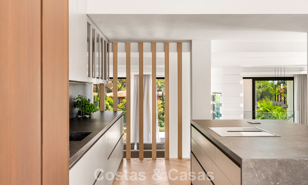 Eerstelijnsgolf villa met golf- en zeezicht te koop in het prestigieus 5* Golfresort in Marbella - Benahavis 783365
