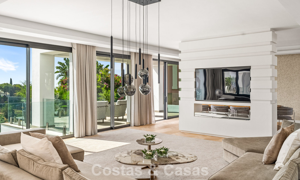 Eerstelijnsgolf villa met golf- en zeezicht te koop in het prestigieus 5* Golfresort in Marbella - Benahavis 783370