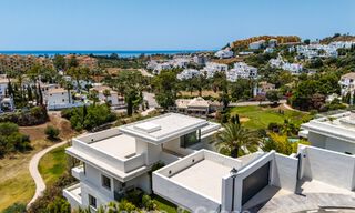 Instapklare, hedendaagse luxevilla te koop grenzend aan de golfbaan op de New Golden Mile tussen Marbella en Estepona 783276 