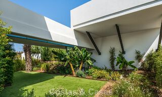 Instapklare, hedendaagse luxevilla te koop grenzend aan de golfbaan op de New Golden Mile tussen Marbella en Estepona 783301 
