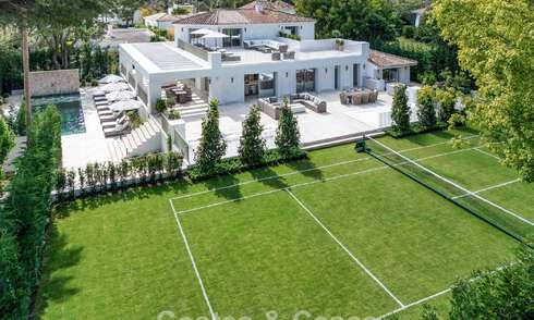 Indrukwekkende luxevilla met gras tennisbaan te koop dicht bij alle voorzieningen op de befaamde Golden Mile van Marbella 782726