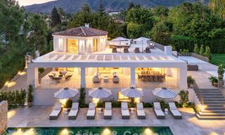 Indrukwekkende luxevilla met gras tennisbaan te koop dicht bij alle voorzieningen op de befaamde Golden Mile van Marbella 782729 