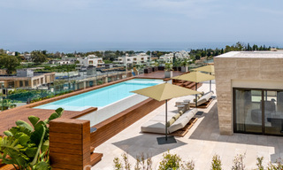Instapklaar, high-end designwoning te koop, in een eersteklas resort-stijl complex op Marbella’s Golden Mile 782731 