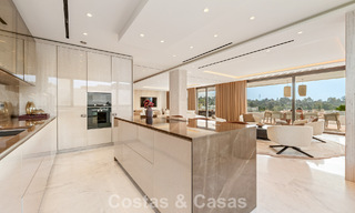 Instapklaar, high-end designwoning te koop, in een eersteklas resort-stijl complex op Marbella’s Golden Mile 782760 