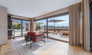 Instapklaar, high-end designwoning te koop, in een eersteklas resort-stijl complex op Marbella’s Golden Mile 782763 
