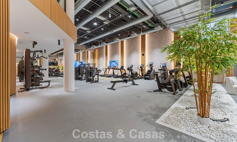 Instapklaar, high-end designwoning te koop, in een eersteklas resort-stijl complex op Marbella’s Golden Mile 782764