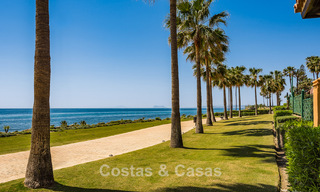 Hoogwaardig gemoderniseerd appartement eerstelijnsstrand met subliem zeezicht, privétuin en -zwembad, Marbella - Estepona 782616 